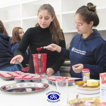 Culinária estadunidense é utilizada para estudar Língua Inglesa e Química