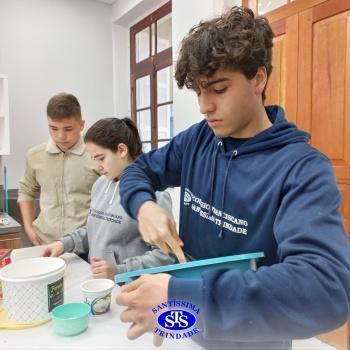Culinária estadunidense é utilizada para estudar Língua Inglesa e Química