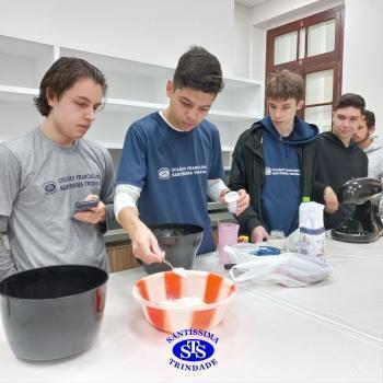 Culinária estadunidense é utilizada para estudar Língua Inglesa e Química