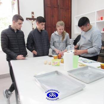 Culinária estadunidense é utilizada para estudar Língua Inglesa e Química