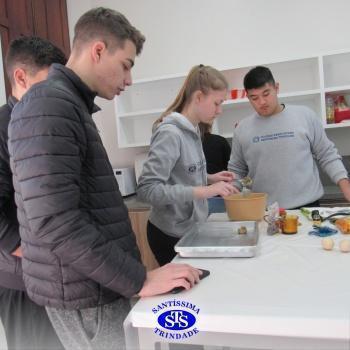 Culinária estadunidense é utilizada para estudar Língua Inglesa e Química