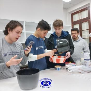 Culinária estadunidense é utilizada para estudar Língua Inglesa e Química