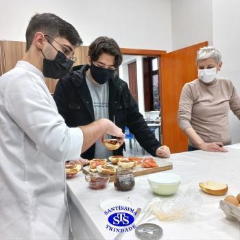 Culinária estadunidense é utilizada para estudar Língua Inglesa e Química