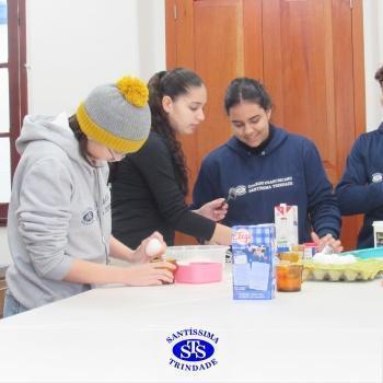 Culinária estadunidense é utilizada para estudar Língua Inglesa e Química