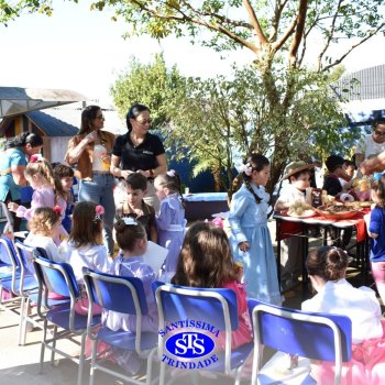 Infantil 3 e 4 celebram o Dia do Gaúcho com churrasco feito pelas famílias
