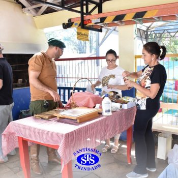 Infantil 3 e 4 celebram o Dia do Gaúcho com churrasco feito pelas famílias