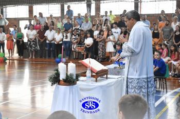 Celebração de Conclusão da Educação Infantil e envio para o 1º ano dos alunos do Infantil 5