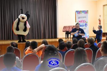 Meet and Greet com personagens da Systemic Bilingual
