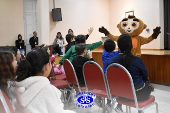 Meet and Greet com personagens da Systemic Bilingual