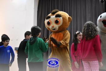 Meet and Greet com personagens da Systemic Bilingual