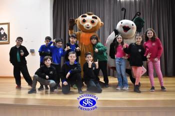 Meet and Greet com personagens da Systemic Bilingual