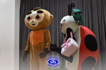 Meet and Greet com personagens da Systemic Bilingual