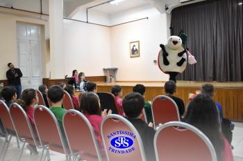 Meet and Greet com personagens da Systemic Bilingual
