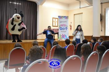 Meet and Greet com personagens da Systemic Bilingual