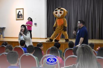 Meet and Greet com personagens da Systemic Bilingual