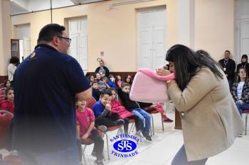 Meet and Greet com personagens da Systemic Bilingual
