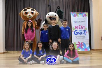Meet and Greet com personagens da Systemic Bilingual
