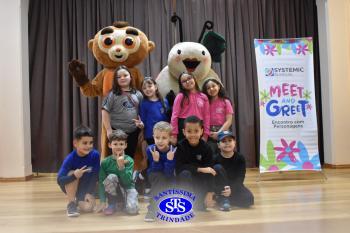 Meet and Greet com personagens da Systemic Bilingual
