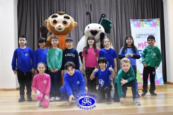 Meet and Greet com personagens da Systemic Bilingual
