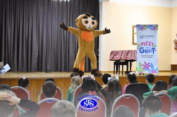 Meet and Greet com personagens da Systemic Bilingual