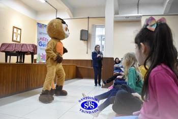 Meet and Greet com personagens da Systemic Bilingual