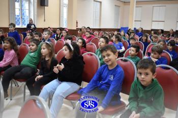 Meet and Greet com personagens da Systemic Bilingual
