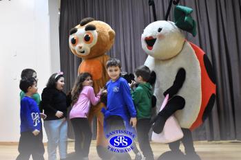 Meet and Greet com personagens da Systemic Bilingual