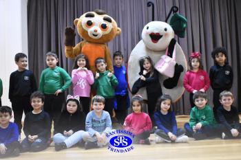 Meet and Greet com personagens da Systemic Bilingual