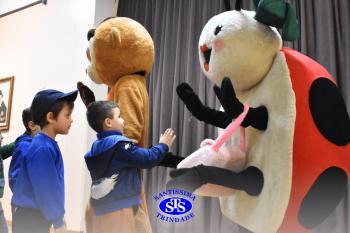 Meet and Greet com personagens da Systemic Bilingual
