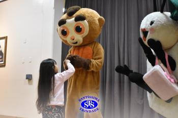 Meet and Greet com personagens da Systemic Bilingual