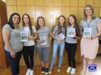 Alunos e professores foram homenageados pela participação em Concurso