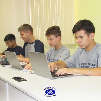 Chromebooks são utilizados durante as aulas