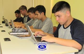 Chromebooks são utilizados durante as aulas