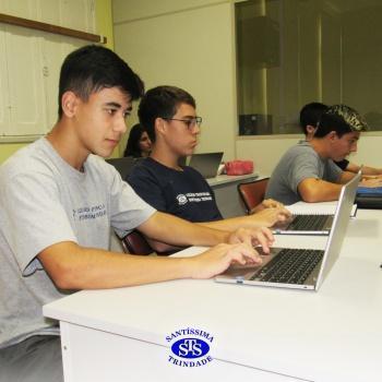 Chromebooks são utilizados durante as aulas