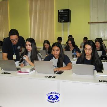Chromebooks são utilizados durante as aulas
