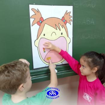 Alunos estudam importância da alimentação saudável | 1º ano 