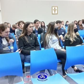Revistas temáticas são produzidas pelos alunos do Novo Ensino Médio