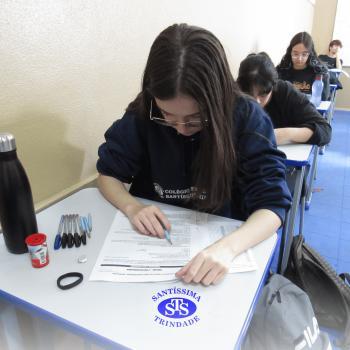 Alunos do Ensino Médio realizam simulado