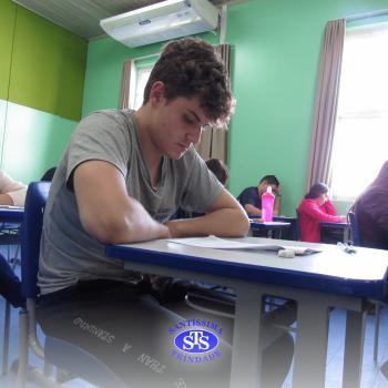 Alunos do Ensino Médio realizam simulado