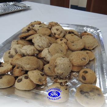 Educação Bilíngue: alunos do Infantil 5 preparam cookies durante a aula