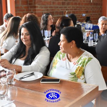 Dia dos Professores e do Auxiliar em Administração Escolar é celebrado com alegria