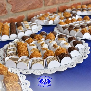 Dia dos Professores e do Auxiliar em Administração Escolar é celebrado com alegria