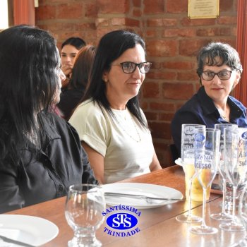 Dia dos Professores e do Auxiliar em Administração Escolar é celebrado com alegria