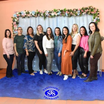 Dia dos Professores e do Auxiliar em Administração Escolar é celebrado com alegria