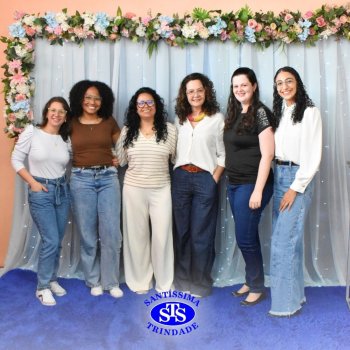 Dia dos Professores e do Auxiliar em Administração Escolar é celebrado com alegria