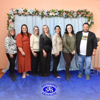 Dia dos Professores e do Auxiliar em Administração Escolar é celebrado com alegria