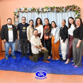 Dia dos Professores e do Auxiliar em Administração Escolar é celebrado com alegria