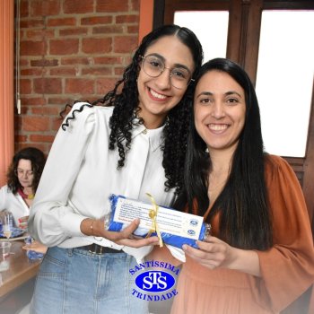 Dia dos Professores e do Auxiliar em Administração Escolar é celebrado com alegria