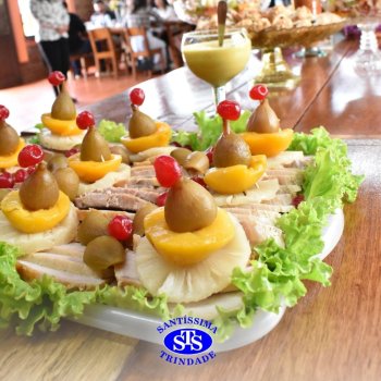 Dia dos Professores e do Auxiliar em Administração Escolar é celebrado com alegria