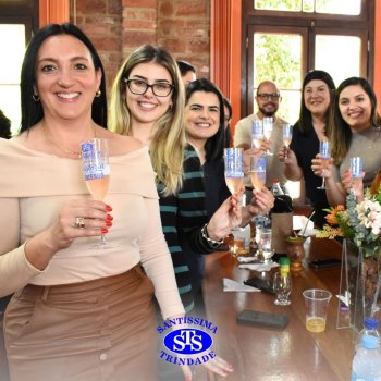 Dia dos Professores e do Auxiliar em Administração Escolar é celebrado com alegria